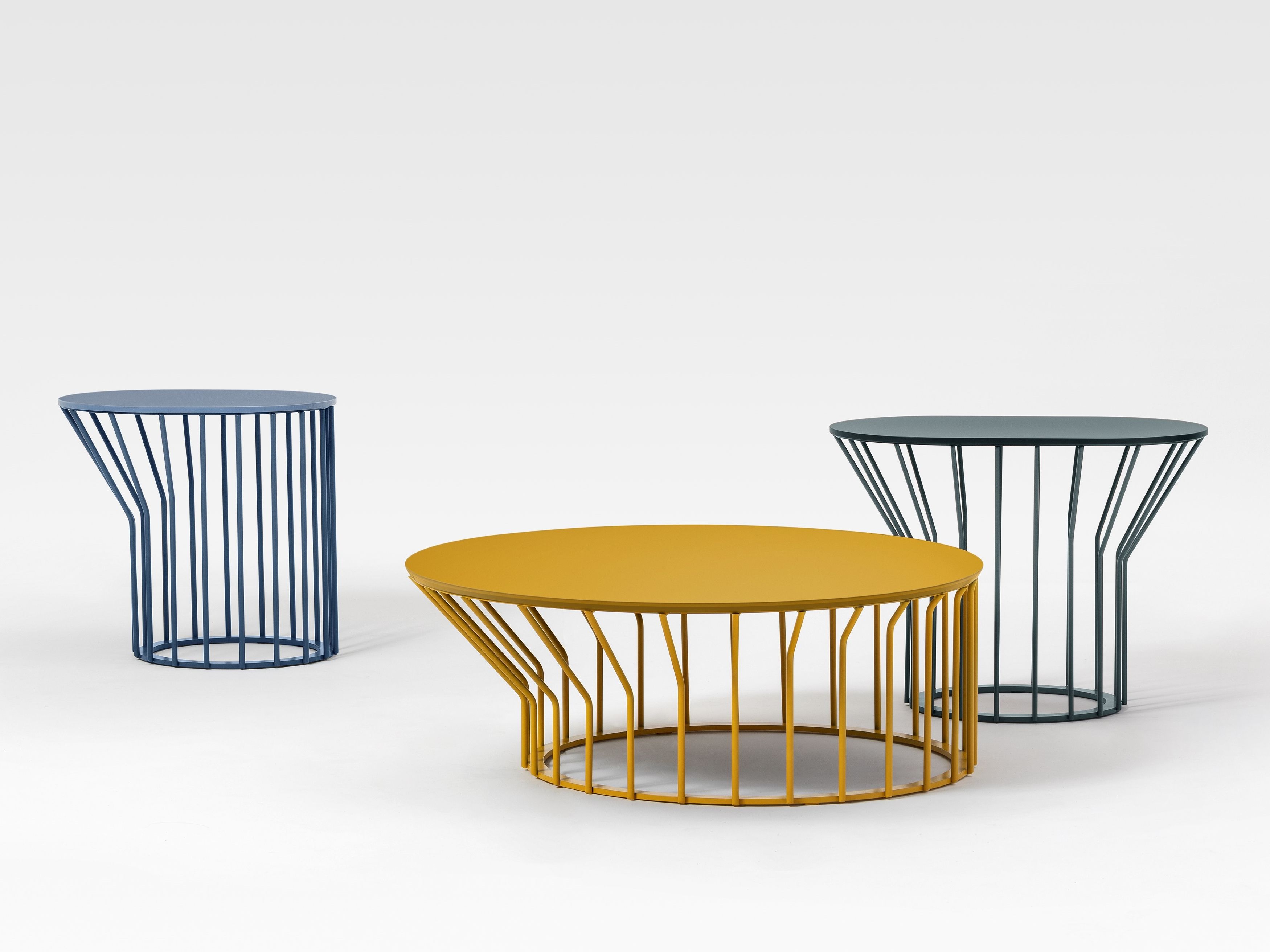 Журнальный столик из металла с низким круглым столом TrabA' JUMP ARCH-00072401 - Вид №5