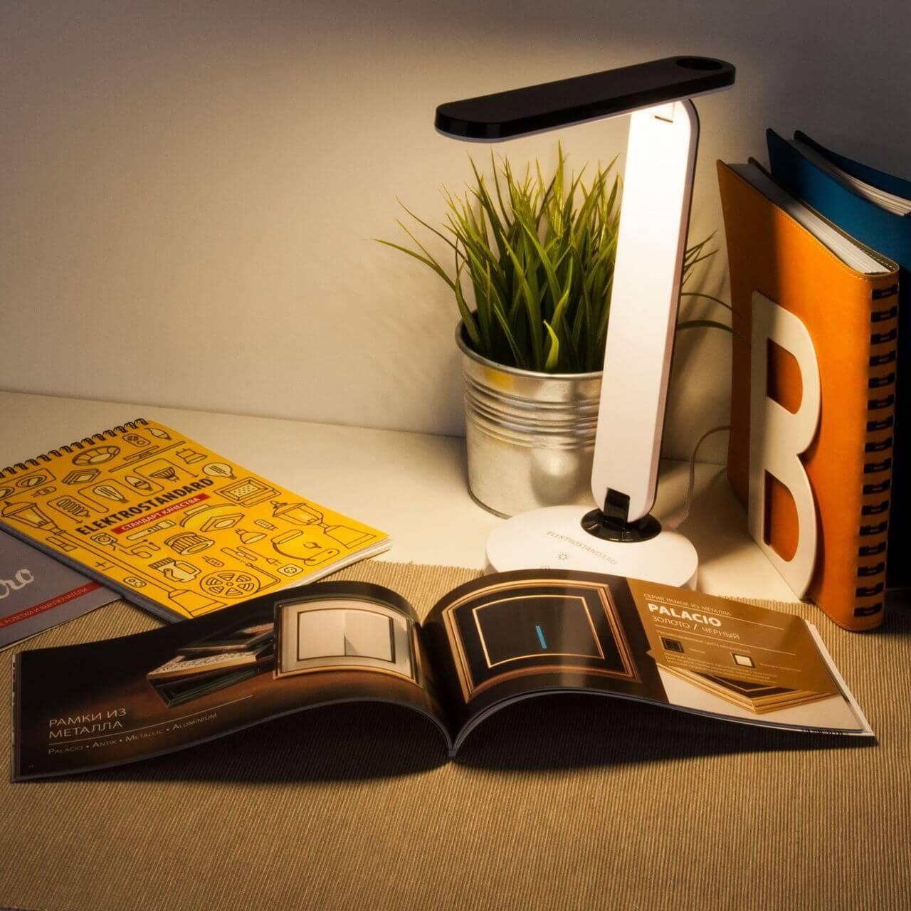 Настольная лампа Elektrostandard TL90480 Flip белый/черный 4690389111556 ELEKTROSTANDARD КЛАССИЧЕСКИЕ 195548 Белый  - Вид №1