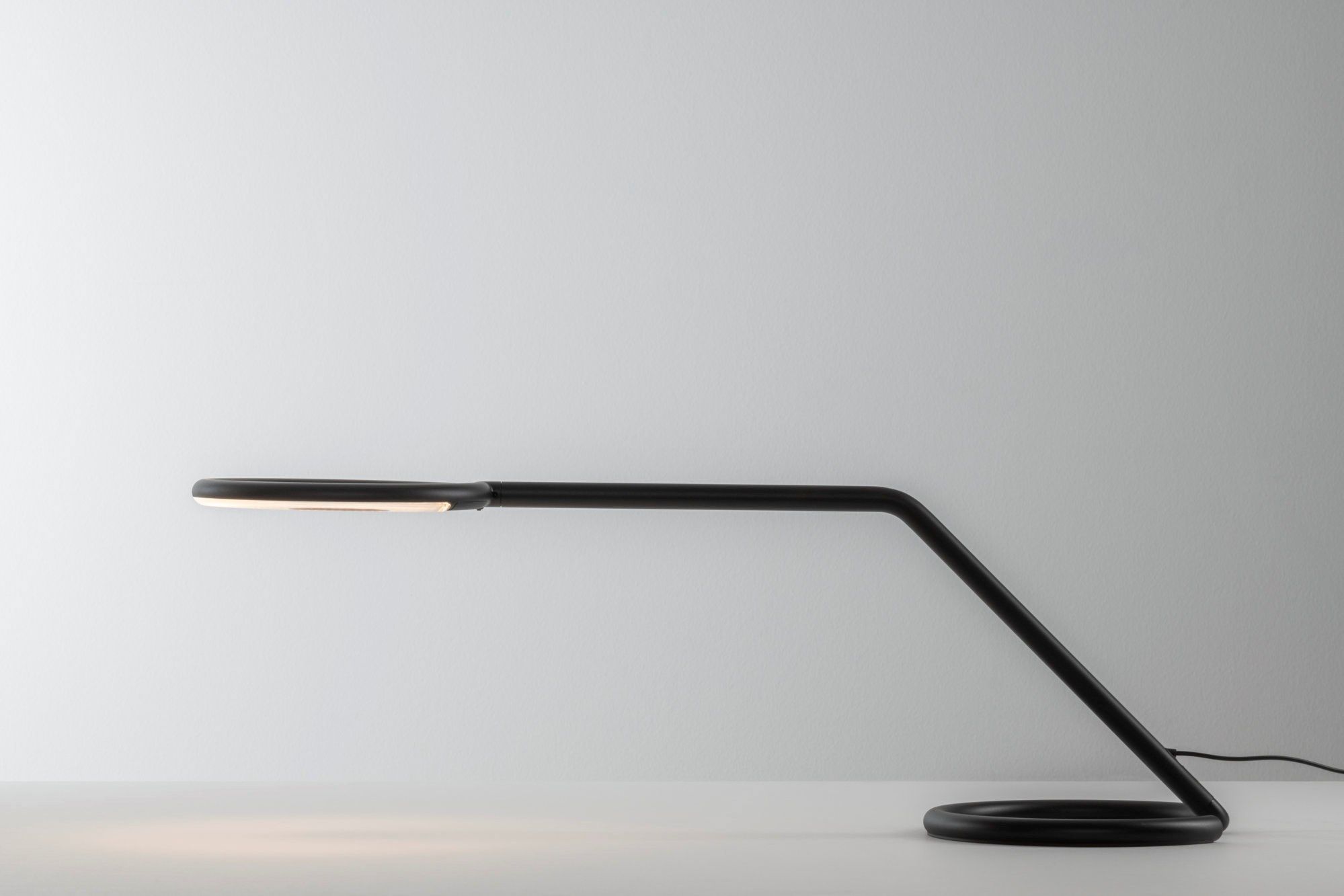 Регулируемая металлическая настольная лампа Artemide Vine Light ARCH-00085435 - Вид №6