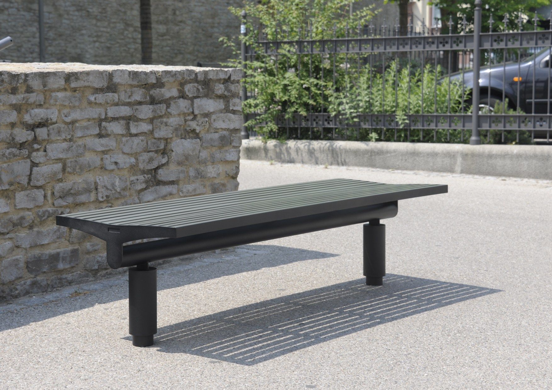 Скамейка из нержавеющей стали и ПЭТ без спинки BENKERT BANKE Comfony ARCH-00000302