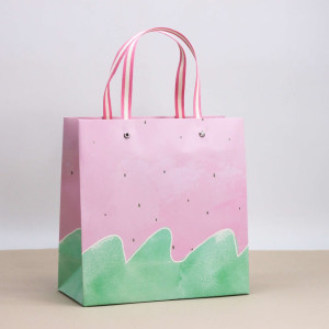 90822410 Пакет подарочный (XS) "Strawberry waves" pink 22х22х10 см STLM-0398134 NOBRAND