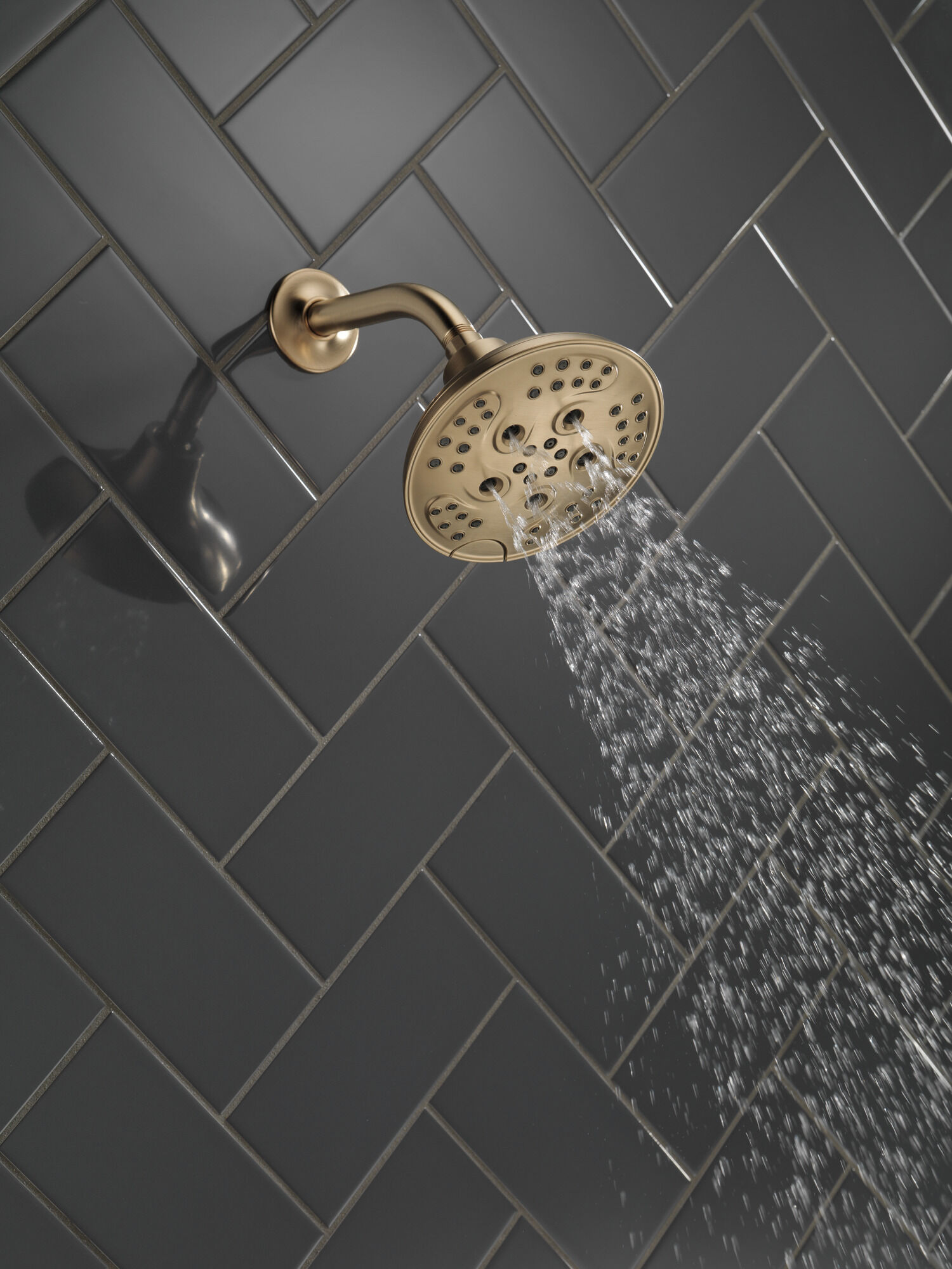 52666-CZ H2Okinetic® Переходная душевая лейка Raincan с 5 настройками Delta Faucet Universal Showering Шампанское бронза  - Вид №4
