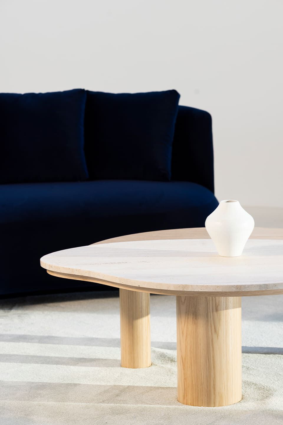 Журнальный столик из травертина и дуба Greenapple Bordeira ARCH-00100779 - Вид №6