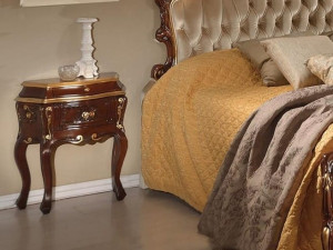 Прямоугольная тумбочка из массива дерева с ящиками