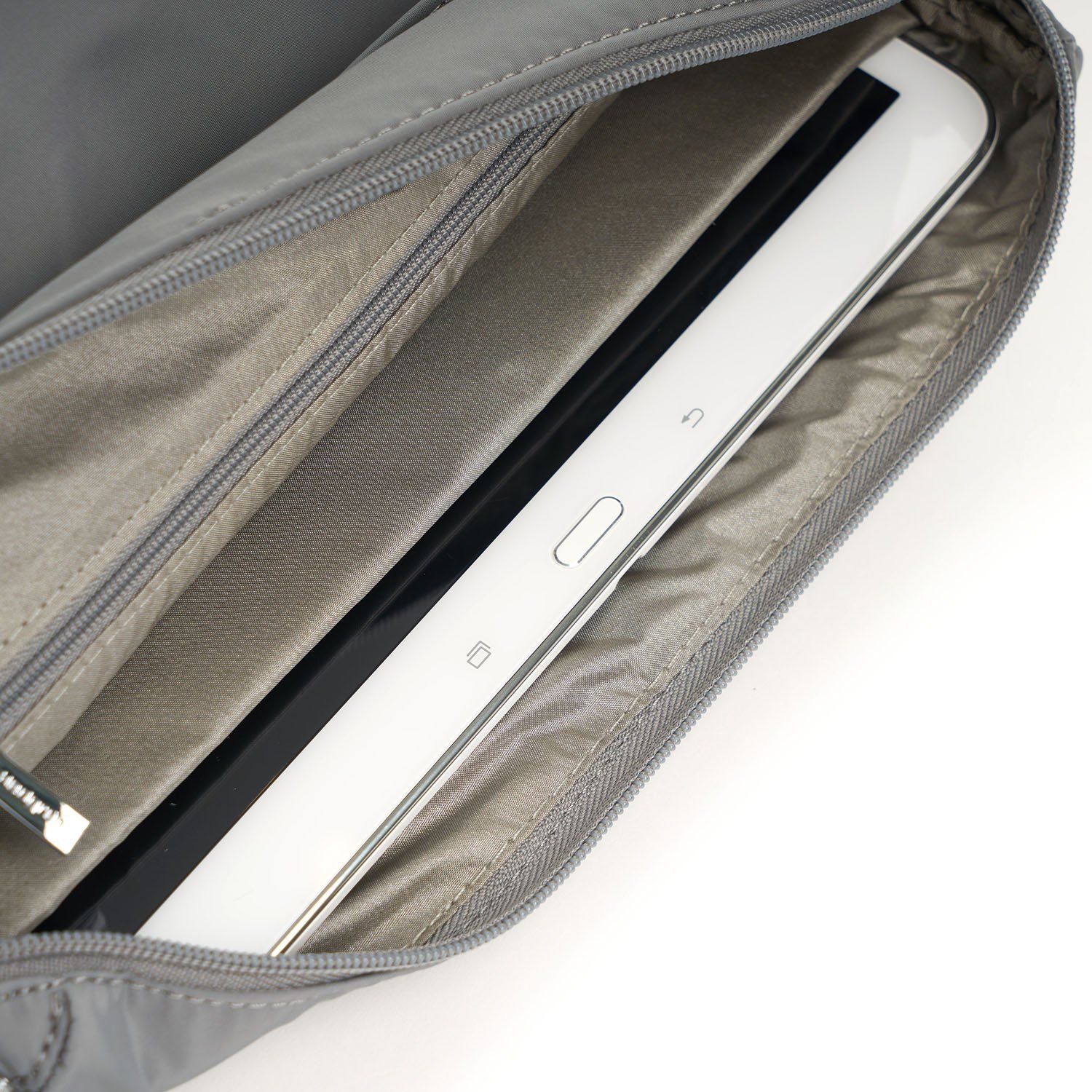 HIC176M/154-06 Молодежная сумка HIC176M Eye M RFID Hedgren Inner City  - Вид №3