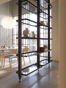 Система для гардеробных, оборудованных стен и книжных шкафов