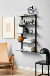 Подвесной книжный шкаф из стали и дерева