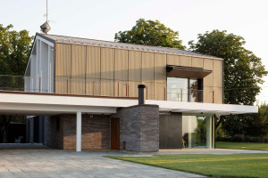 Motorized aluminium solar shading