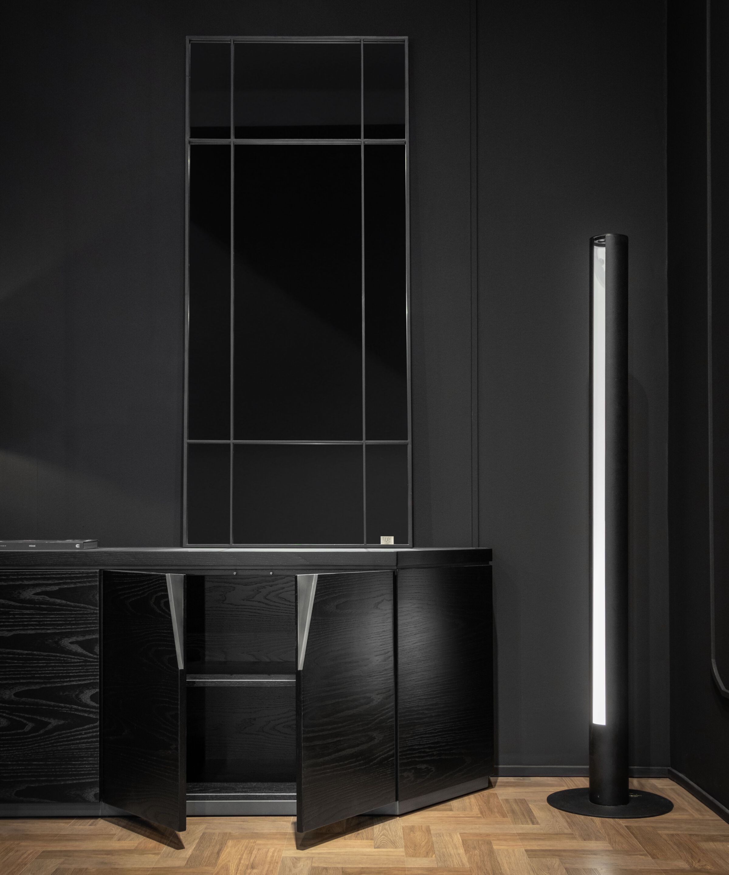 Деревянный шкаф с распашными дверями Wayne Enterprises Home Collection WE-148 ARCH-00124406 - Вид №2