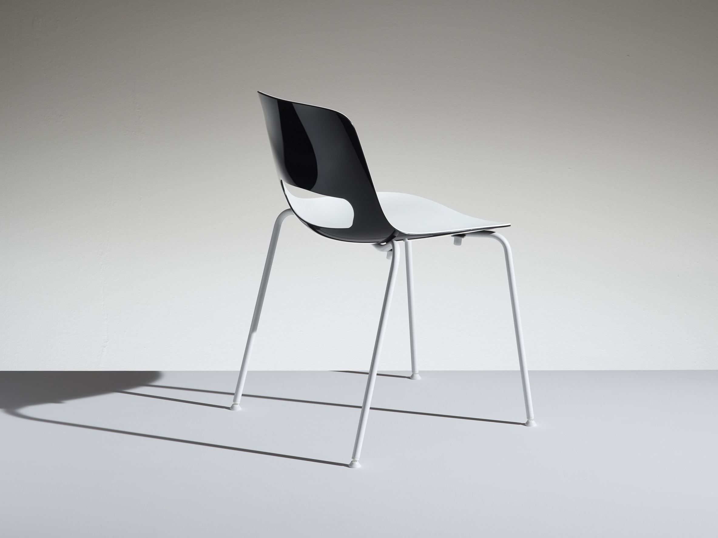 Стул из полипропилена для залов ожидания LAMM Lucky ARCH-00095085