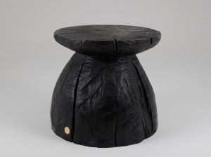 Круглый журнальный столик из дуба