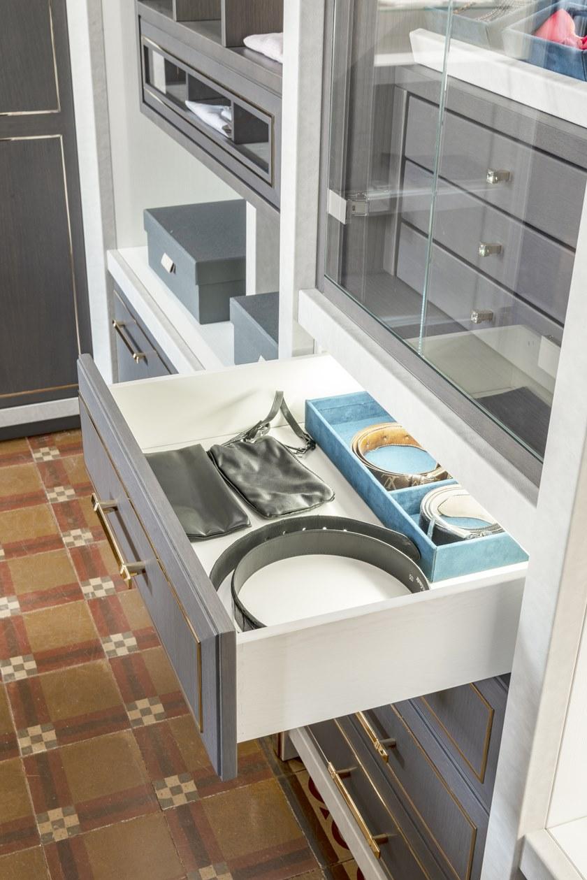 Martini Interiors Гардеробная из дуба со встроенной подсветкой на заказ Essenza sun-id-1504495 - Вид №7