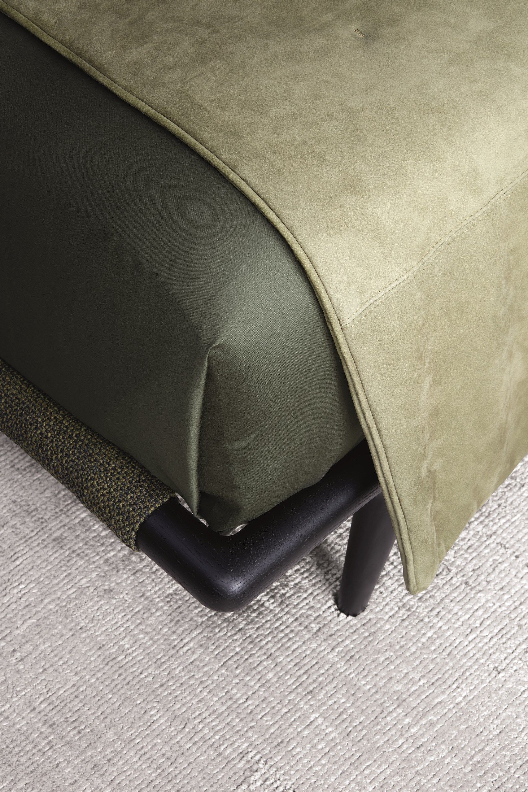 Двуспальная кровать с мягким изголовьем Flou Gaudí ARCH-00040041 - Вид №1