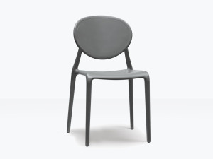 Штабелируемый стул с медальоном из инженерного пластика