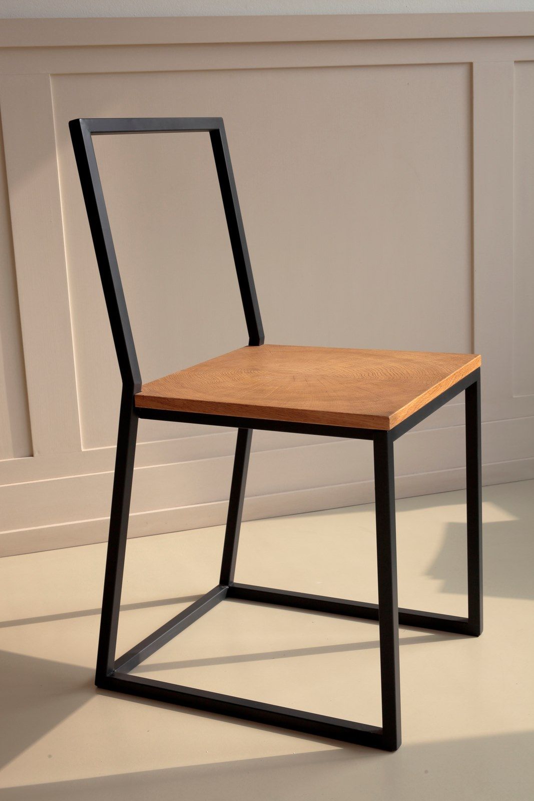 Железный стул с дубовым сиденьем Deodara Raw ARCH-00116719 - Вид №3