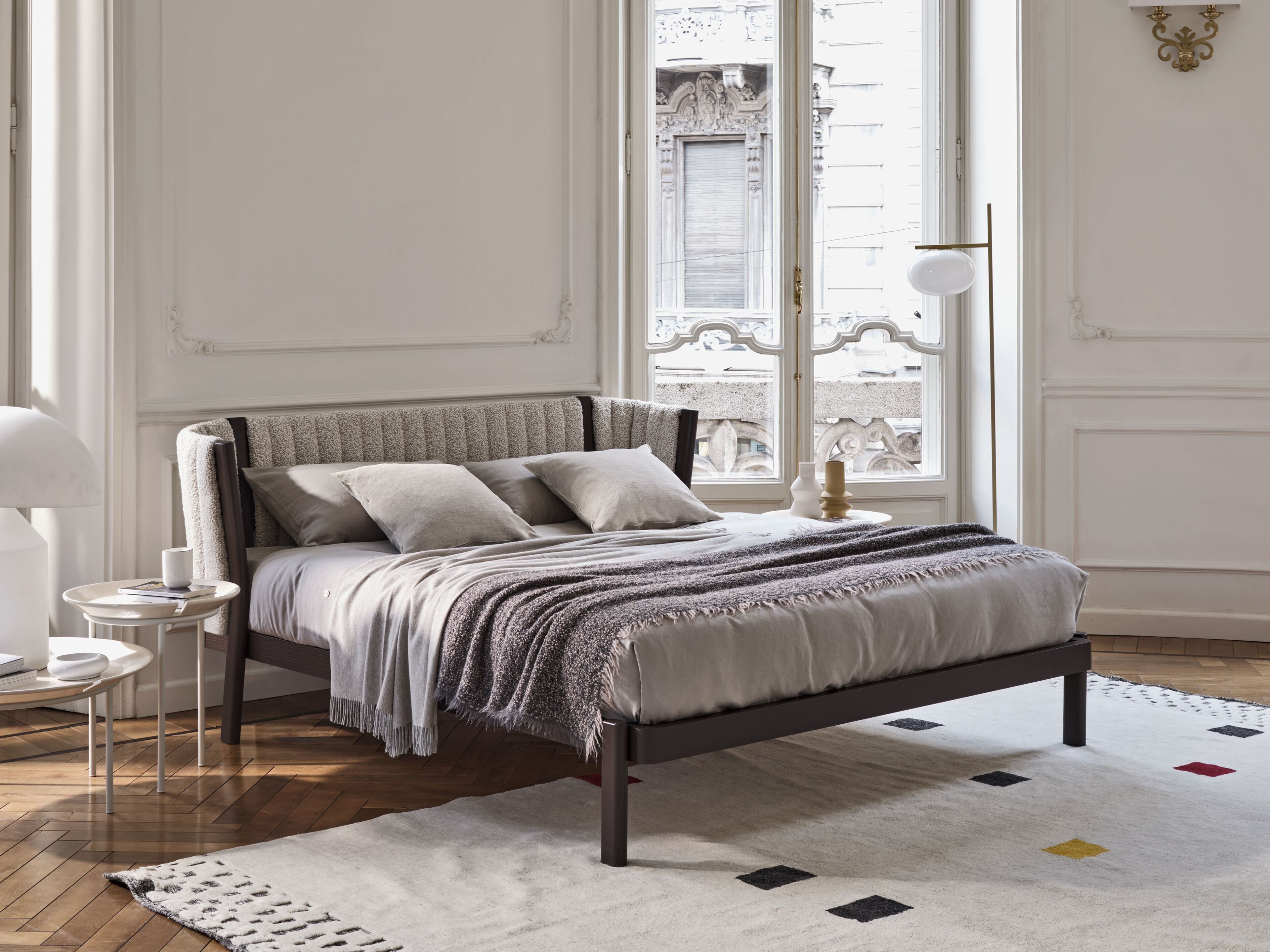 Деревянная двуспальная кровать с мягким изголовьем Gervasoni Yelek ARCH-00123839