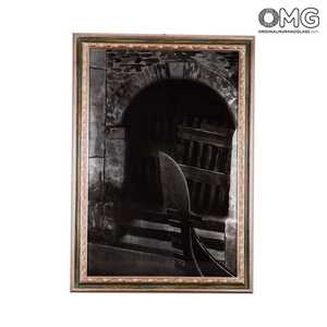 2438 ORIGINALMURANOGLASS Картина с рамкой - Нос гондолы в чёрно-белых цветах, эмаль на серебряном листе - муранское стекло - Original Murano Glass OMG 3 см