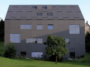 Фиброзно-бетонная кровельная панель и плита