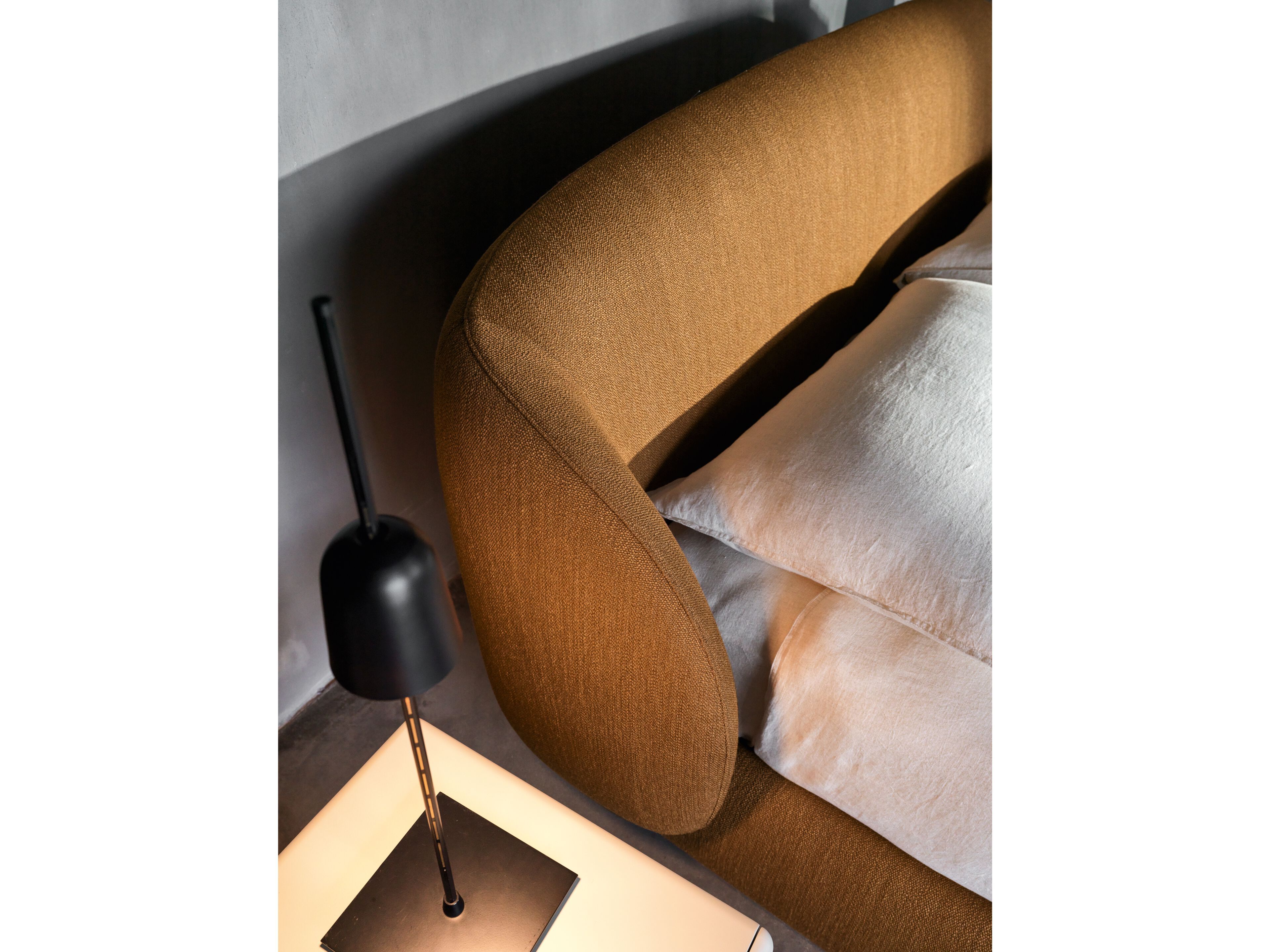 Двуспальная кровать из ткани с мягким изголовьем Ditre Italia PACIFIC ARCH-00033252 - Вид №5