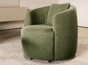 Тканевое кресло с подлокотниками