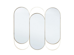 Настенное зеркало с металлической рамкой