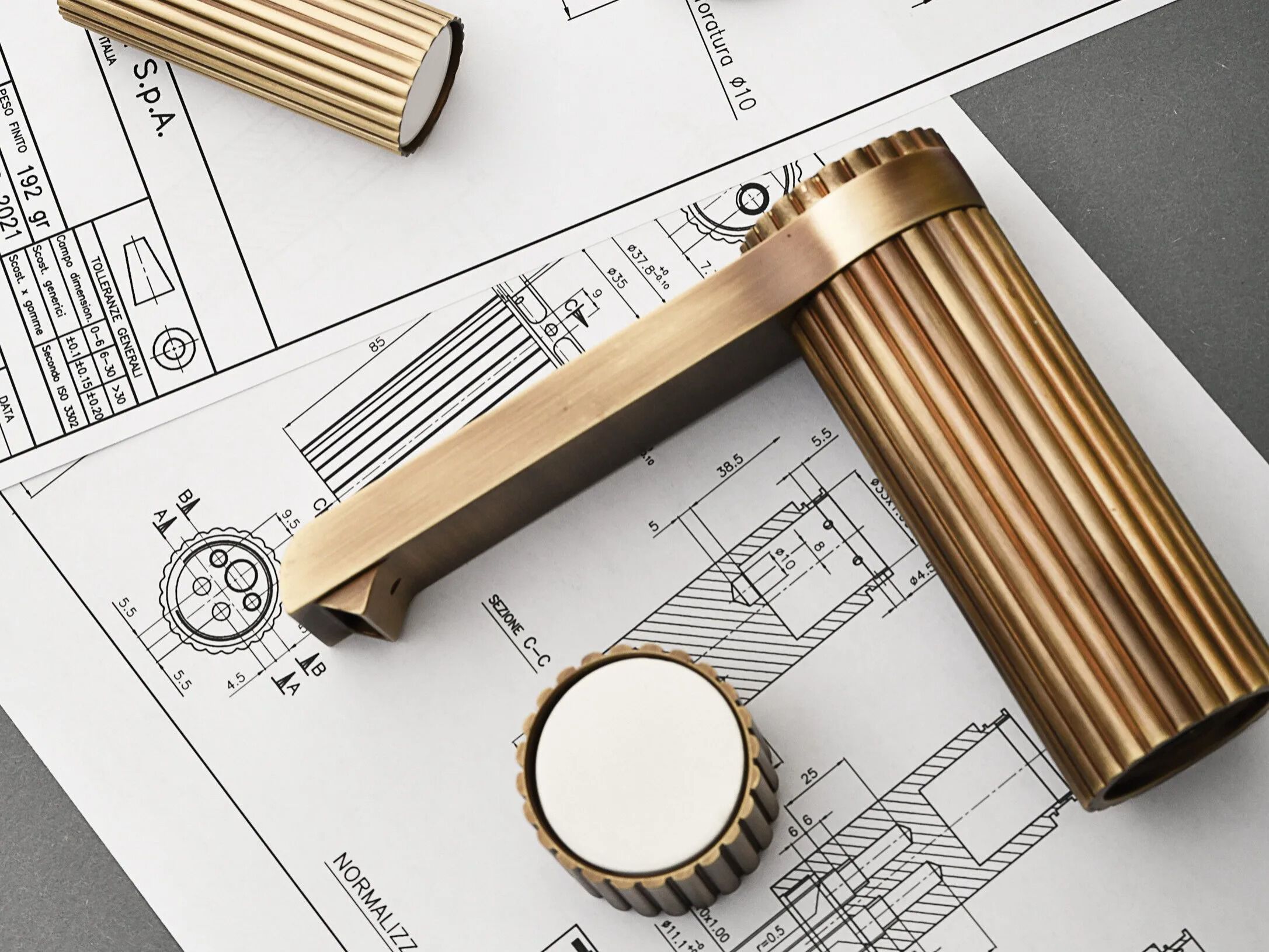 Смеситель для раковины с одним отверстием из латуни RUBINETTERIE STELLA Ennio ARCH-00088730