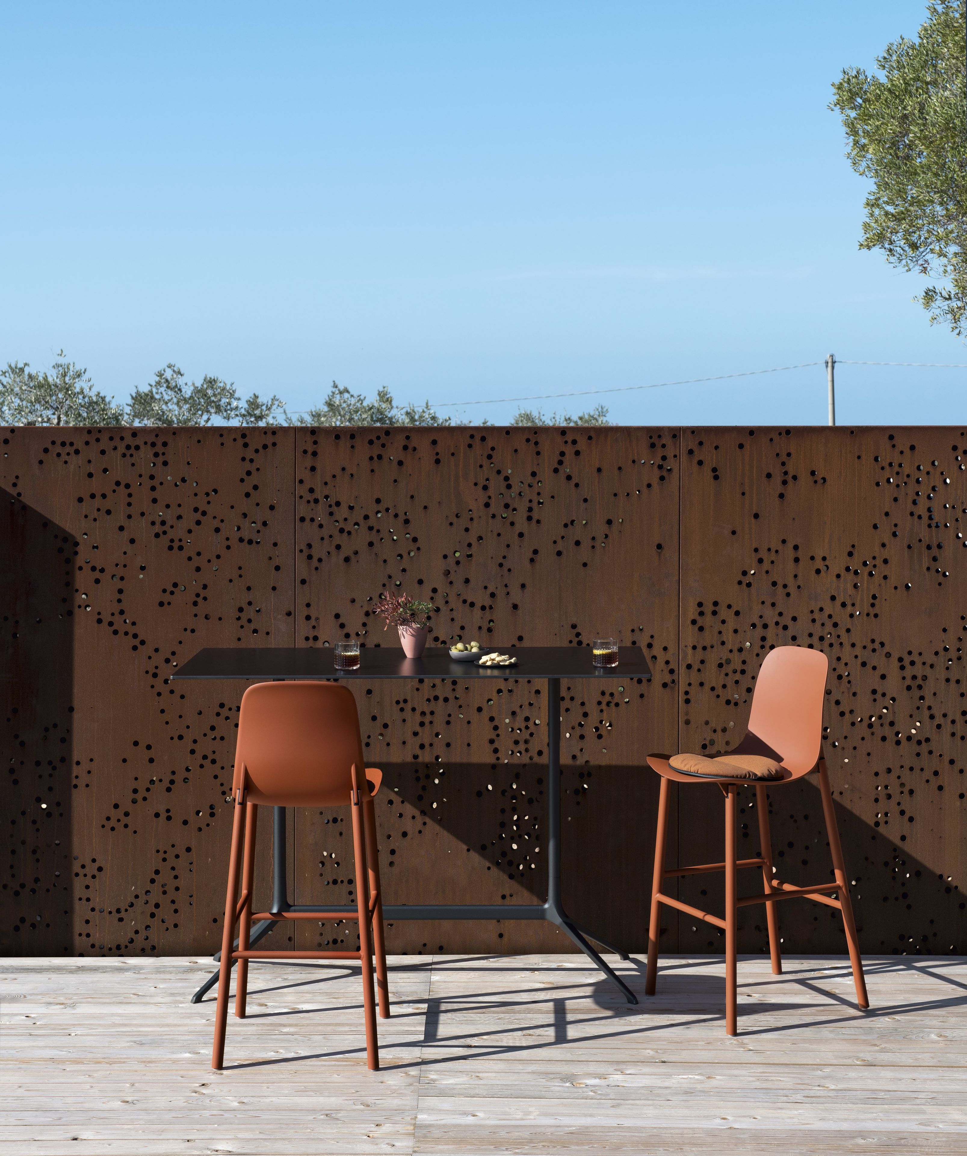 Высокий стул с подставкой для ног Kristalia Sharky ARCH-00061694 - Вид №3