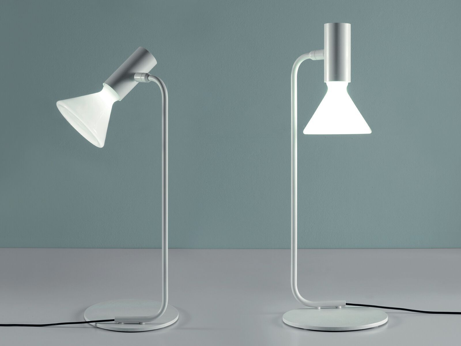 Светодиодная настольная лампа из дутого стекла Andcosta Pin ARCH-00139204