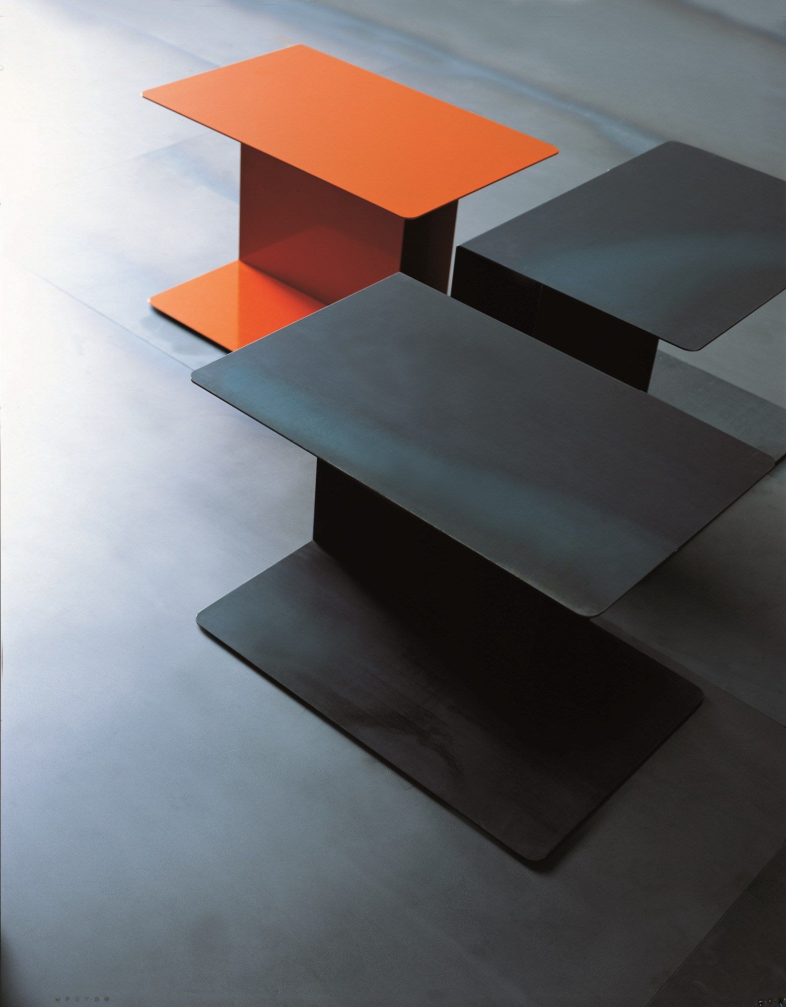 Прямоугольный стол из листового металла Living Divani семья ARCH-00082570 - Вид №1