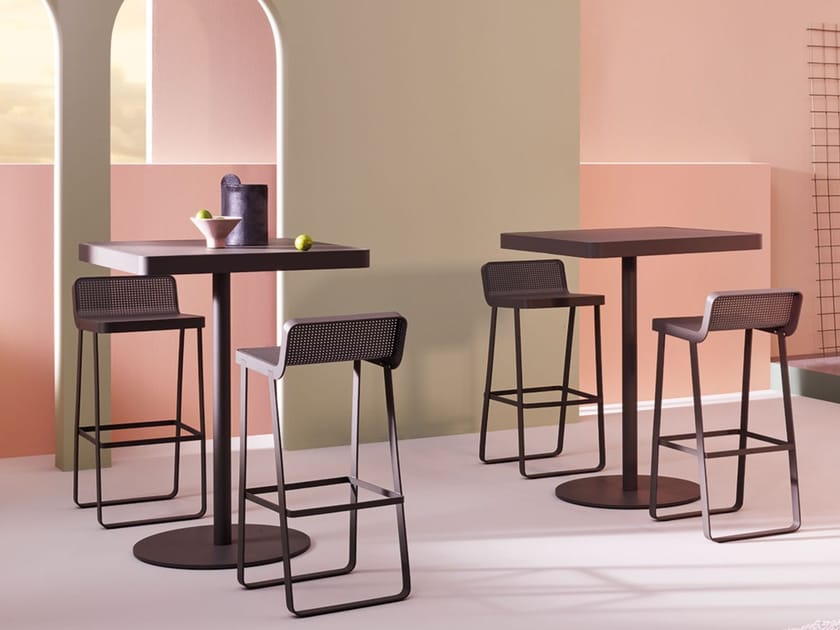 Алюминиевый высокий квадратный садовый стол Terraforma Makemake ARCH-00084416