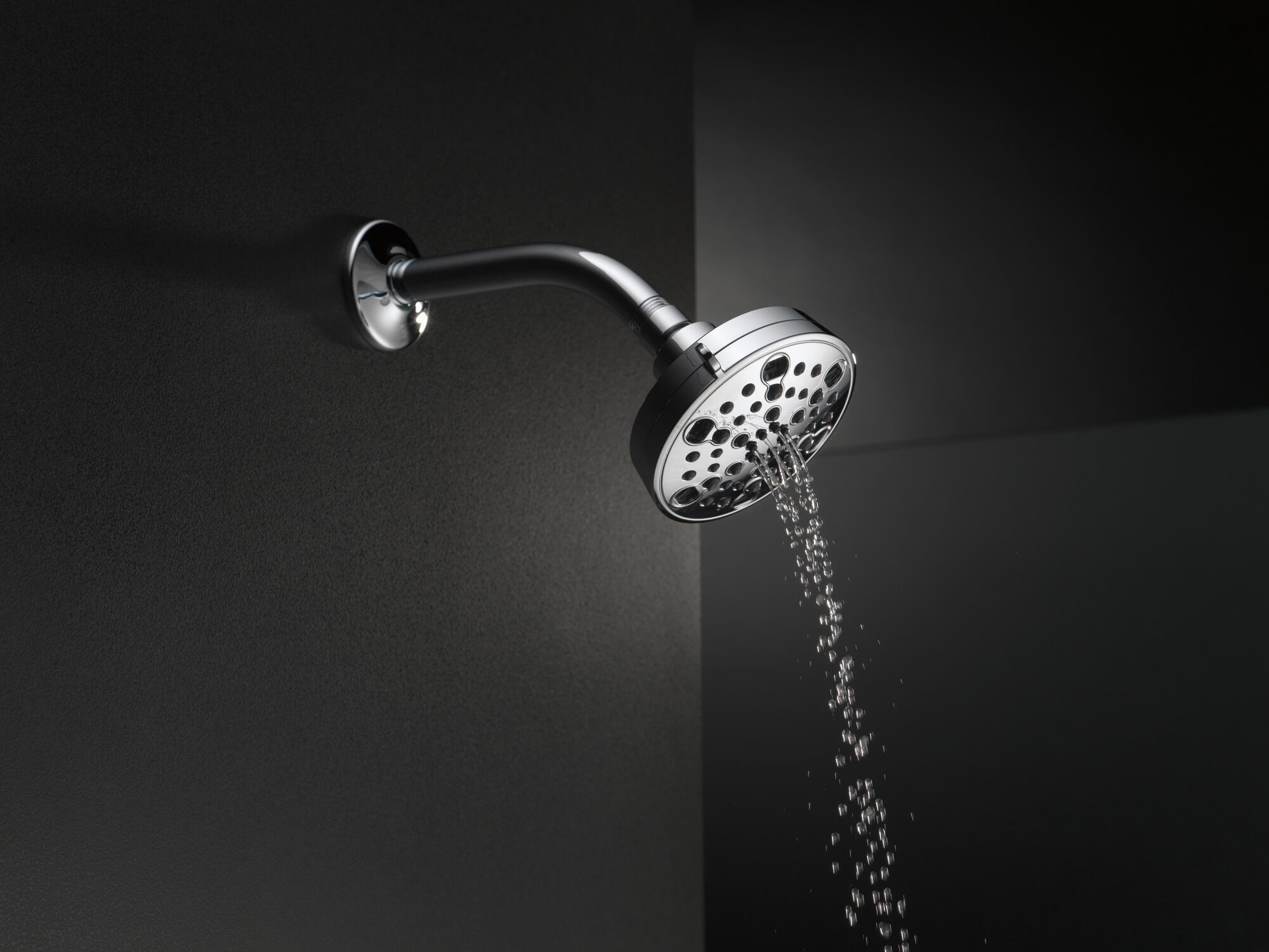 52638-CZ20-PK H2Okinetic® Современная душевая лейка с 5 настройками Delta Faucet Universal Showering Шампанское бронза  - Вид №5