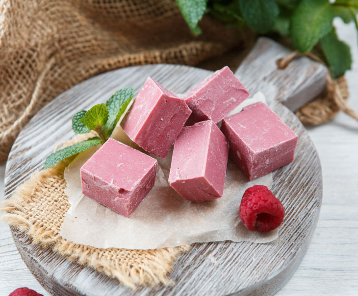 3818 Шоколад белый кусковой с малиной 35% Вкусляндия  - Вид №1