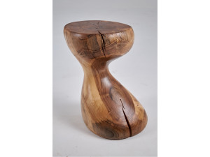 Журнальный столик из грецкого ореха