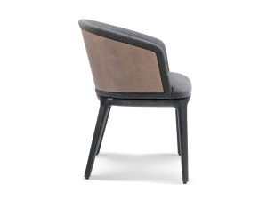 Мягкое деревянное низкое кресло с подлокотниками