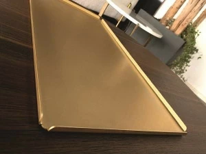 Former In Italia Прямоугольный поднос из окрашенного металла