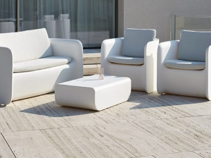 Низкий садовый столик