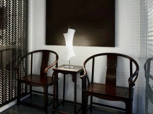 PANZERI Настольная лампа из дутого стекла Twister