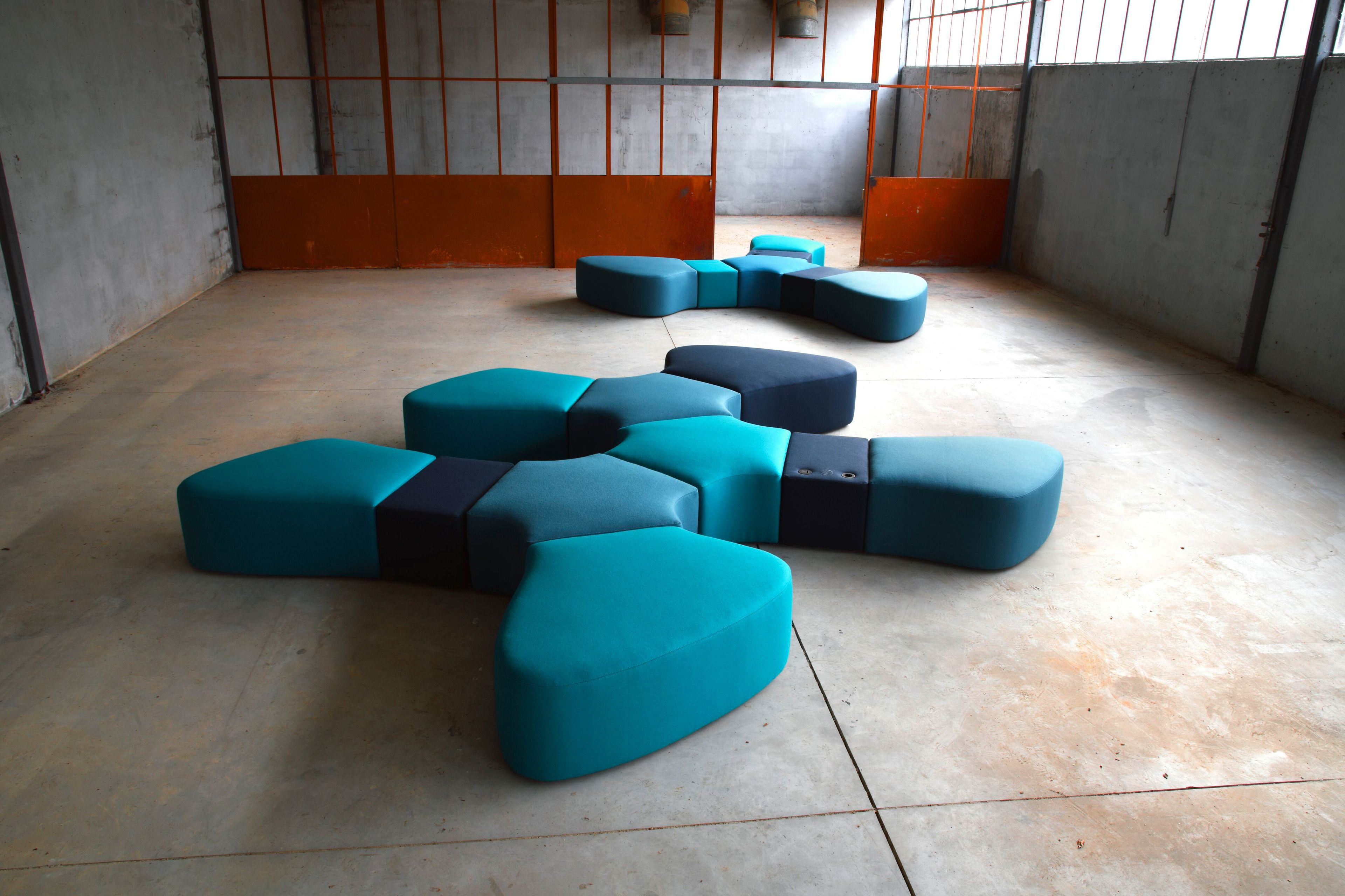 Состав пуфиков с электрическими розетками Adrenalina Sir-pent ARCH-00114664 - Вид №1