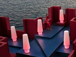 VONDOM Современный пластиковый светодиодный уличный торшер Ulm