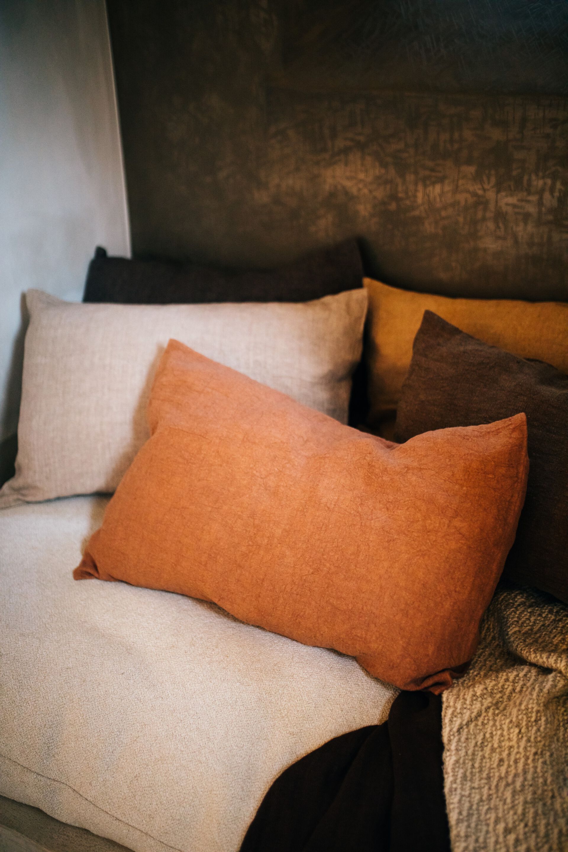 Прямоугольная однотонная льняная подушка POMAX BASICS ARCH-00153227 - Вид №29