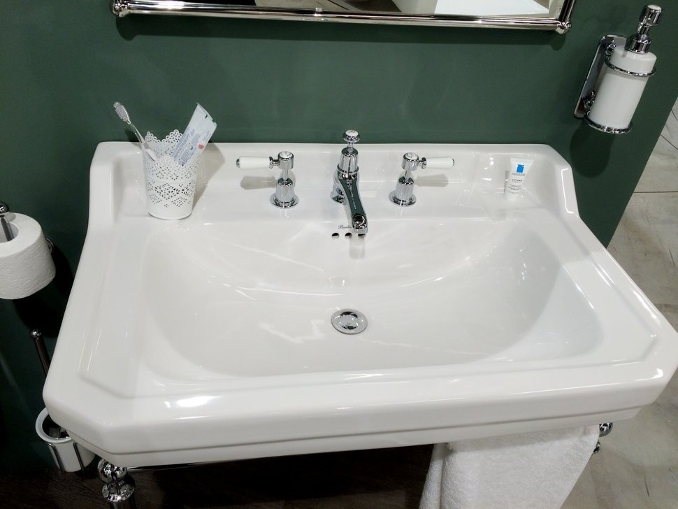 Смеситель для раковины на 3 отверстия с донным клапаном [KE12]  Burlington T14-QT, T4  - Вид №2