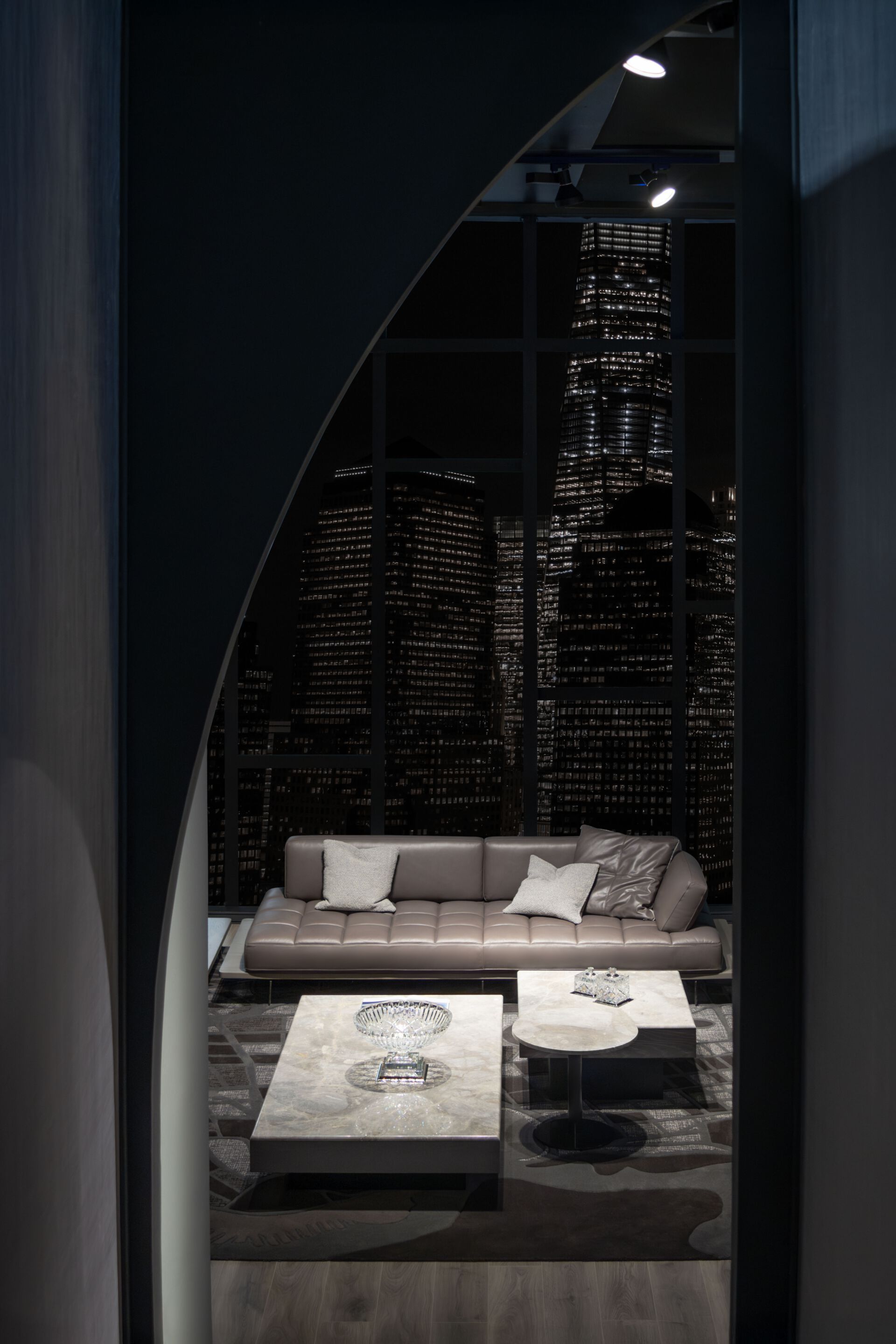 Кожаный угловой диван Wayne Enterprises Home Collection WE-029 ARCH-00100239 - Вид №8