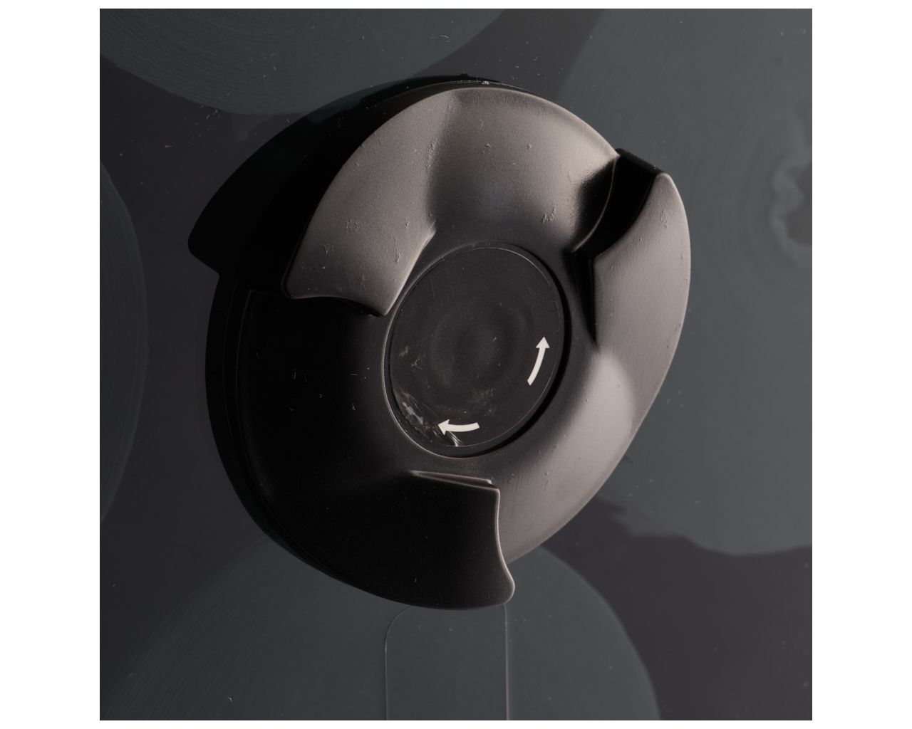 BEC302 Контейнер для четырех рулонов туалетной бумаги без сердцевины ONE, пластик АБС, черный Merida  - Вид №5