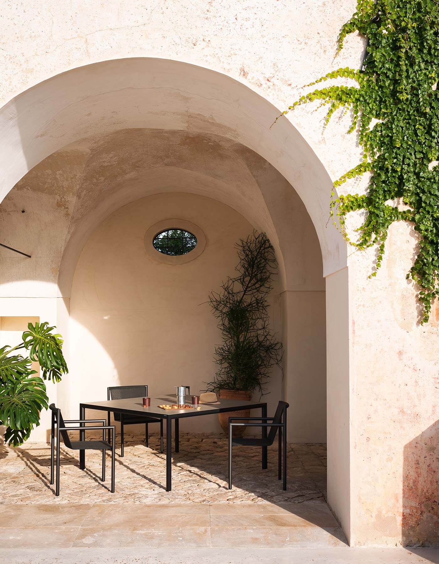 Стальной садовый стул с подлокотниками RODA Plein Air ARCH-00076706 - Вид №1