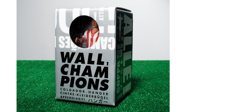 057799 Вешалка 1, голландский футболист RS Barcelona Champions Santreyd  - Вид №2