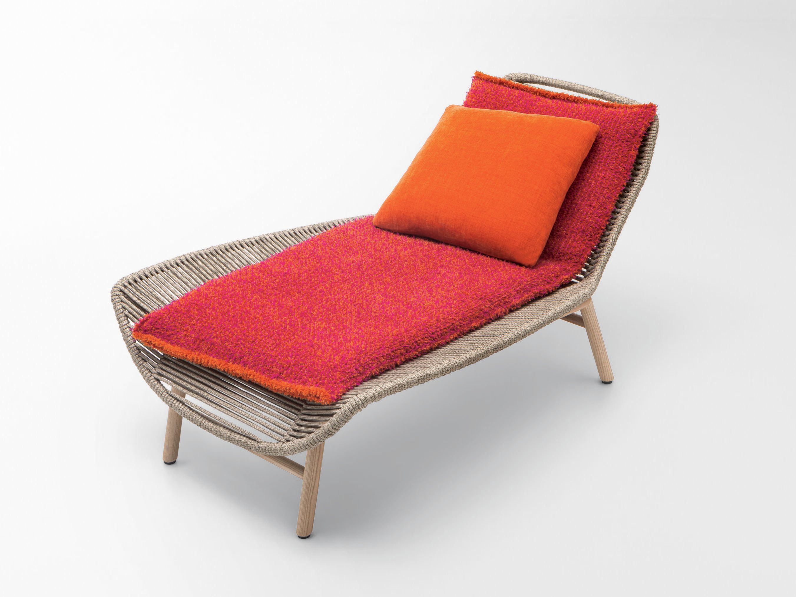 Шезлонг из ткани и веревки Paola Lenti LAZY CHAIR ARCH-00058704