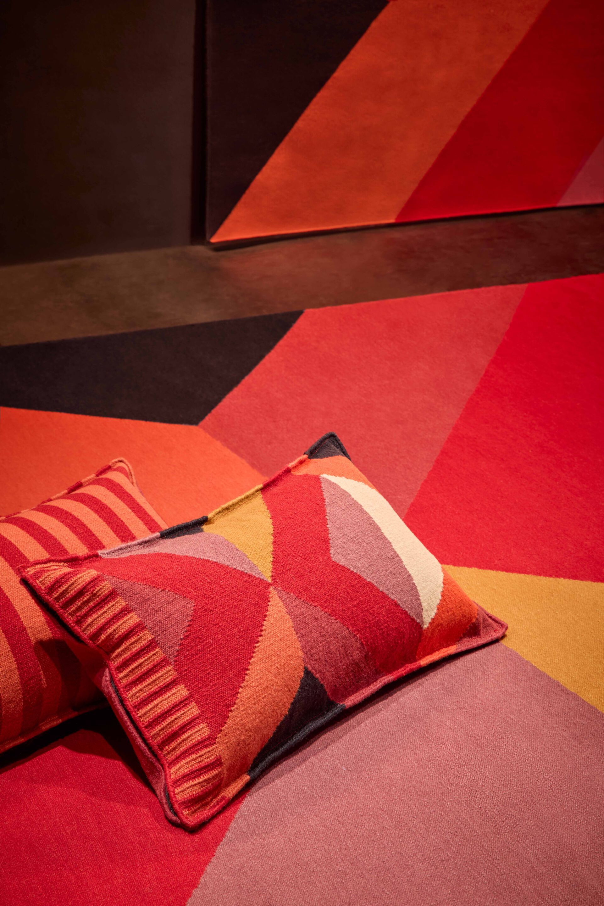 Съемная шерстяная подушка с геометрическим рисунком GAN Vanguardias ARCH-00072484 - Вид №10