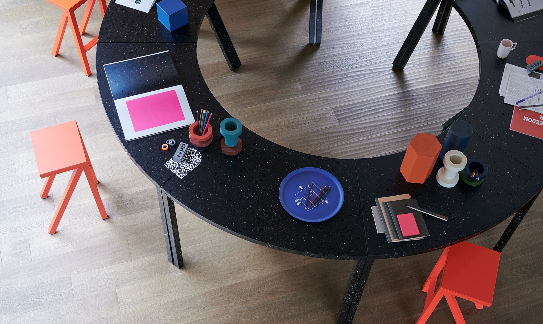 Высокий круглый настенный стол Magis Bureaurama ARCH-00096287 - Вид №3