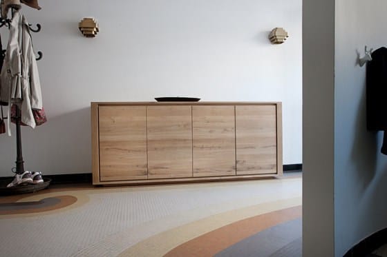 Шкаф из массива дерева с распашными дверями Ethnicraft Shadow ARCH-00026782 - Вид №1