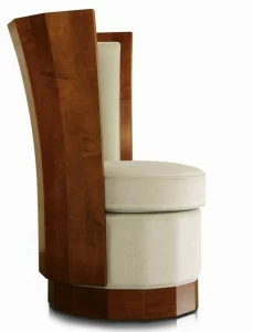 Arnaboldi Interiors Кресло из дерева с высокой спинкой